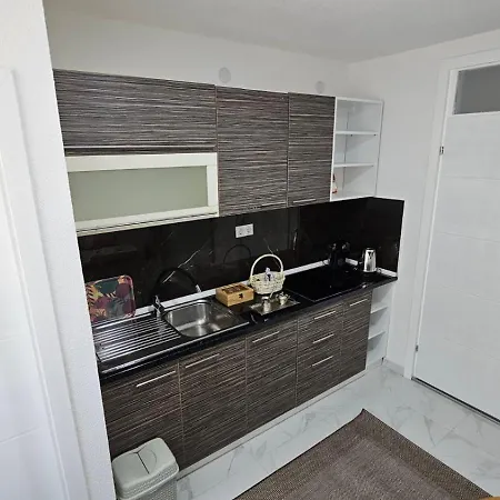 Apartment Aleja 2 - Parkside